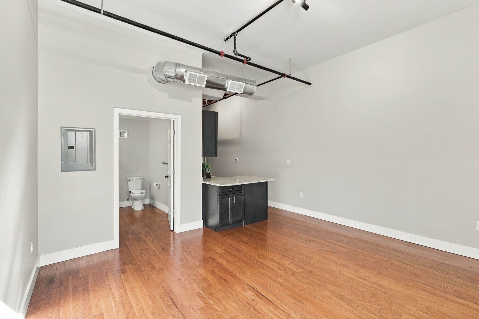 Lancaster Apartment: 227 N Prince St
