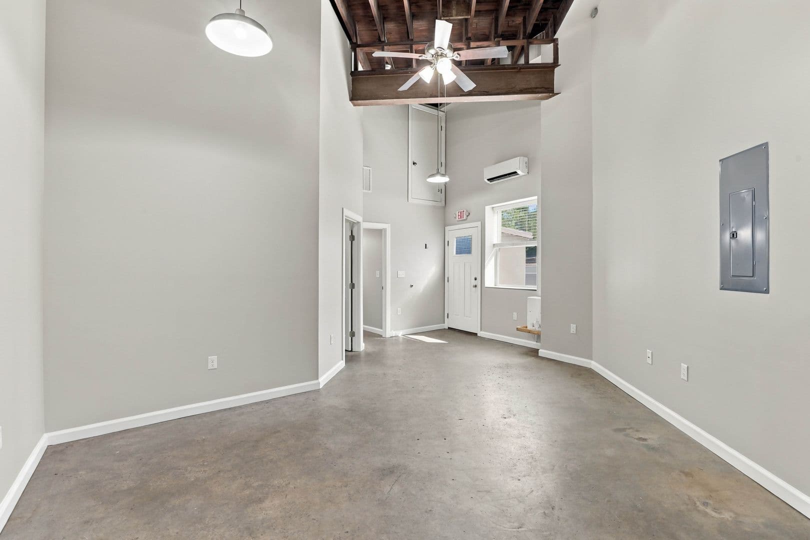 Lancaster Apartment: 283 E Madison Street