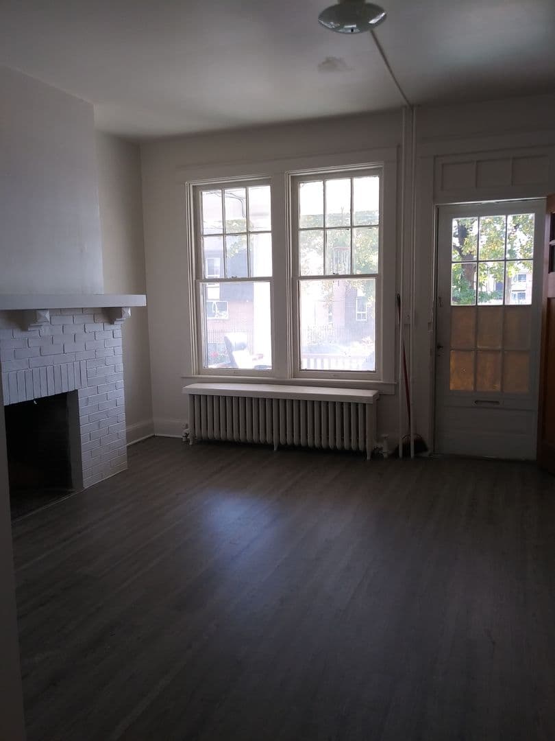 Lancaster Apartment: 525 E End Ave