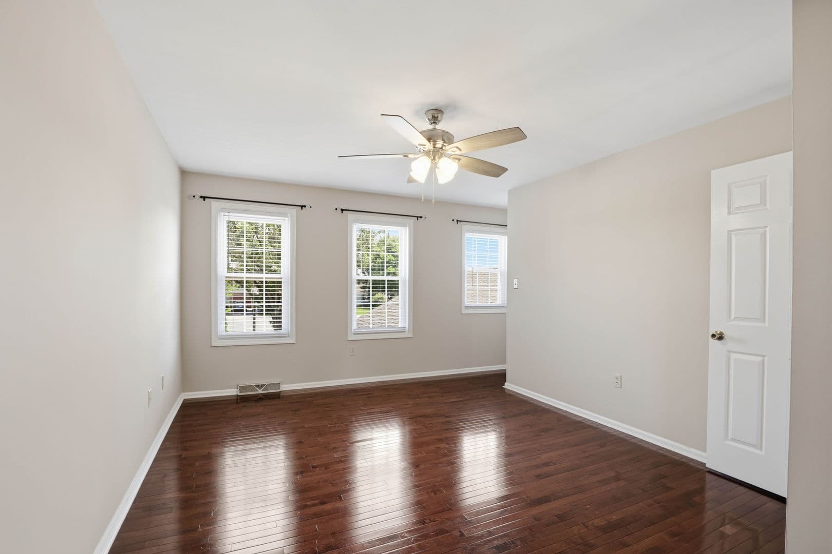 Lancaster House: 106 Spring Ridge Ct