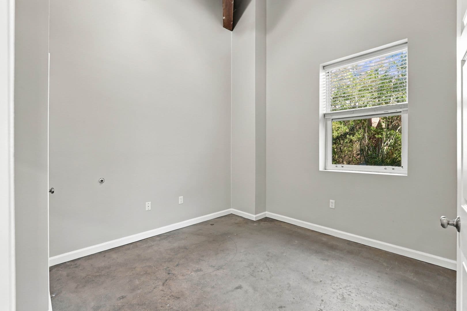 Lancaster Apartment: 283 E Madison Street