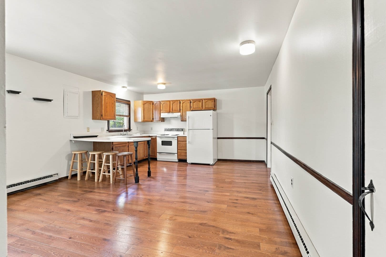 Lancaster Apartment: 2137 Old Philadelphia Pike
