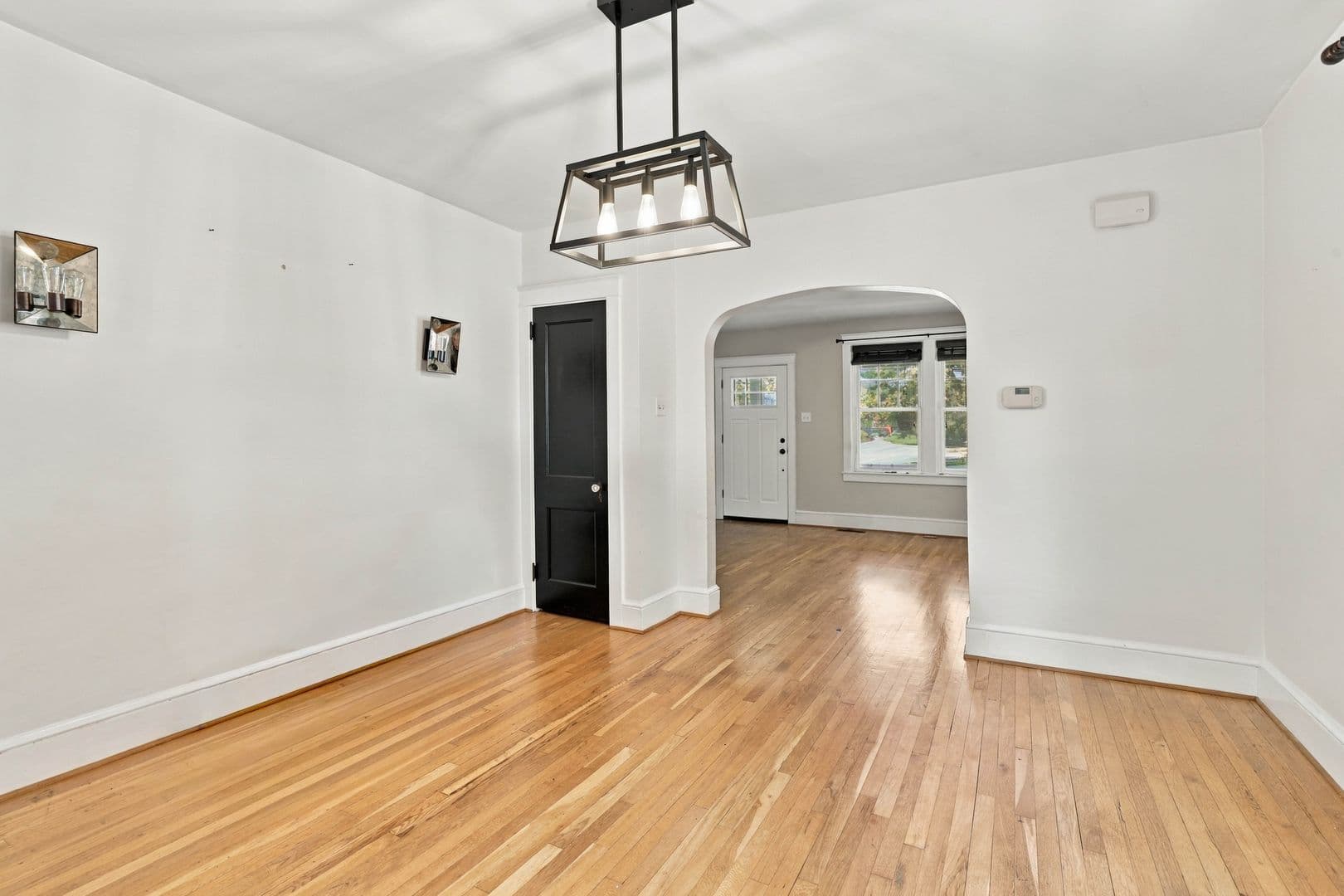 Lancaster House: 846 Pleasure Rd