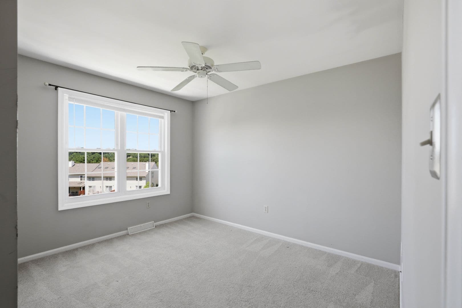 Lancaster House: 106 Spring Ridge Ct