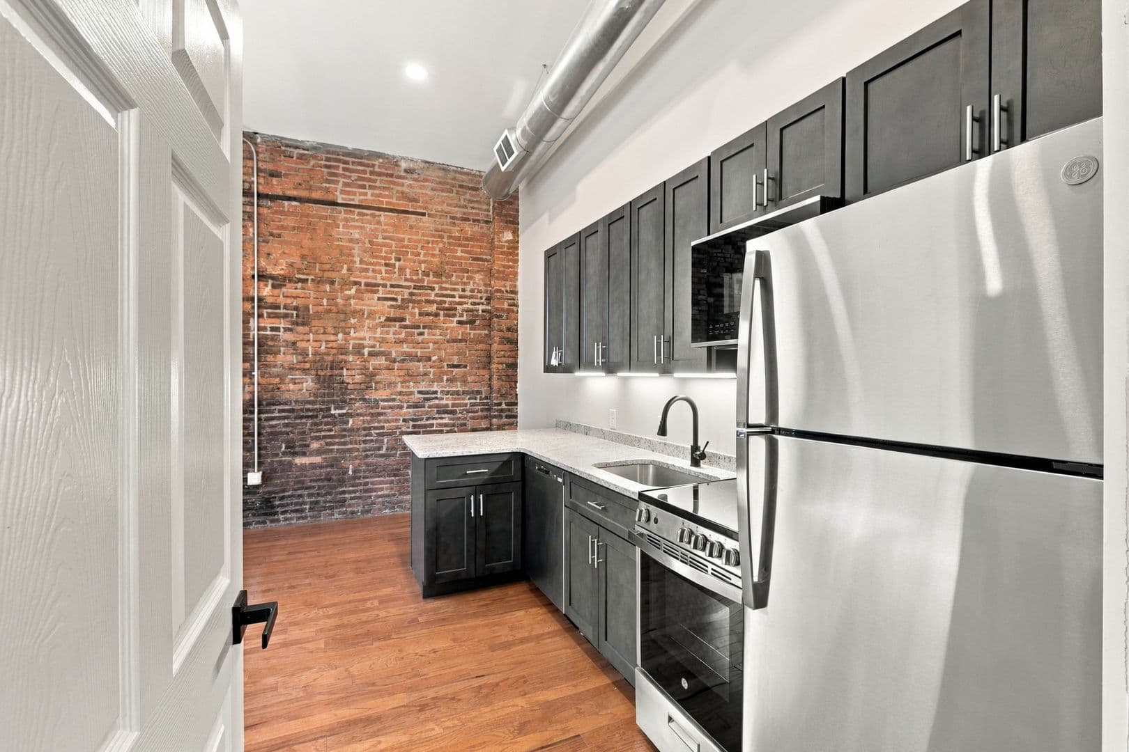 Lancaster Apartment: 227 N Prince St