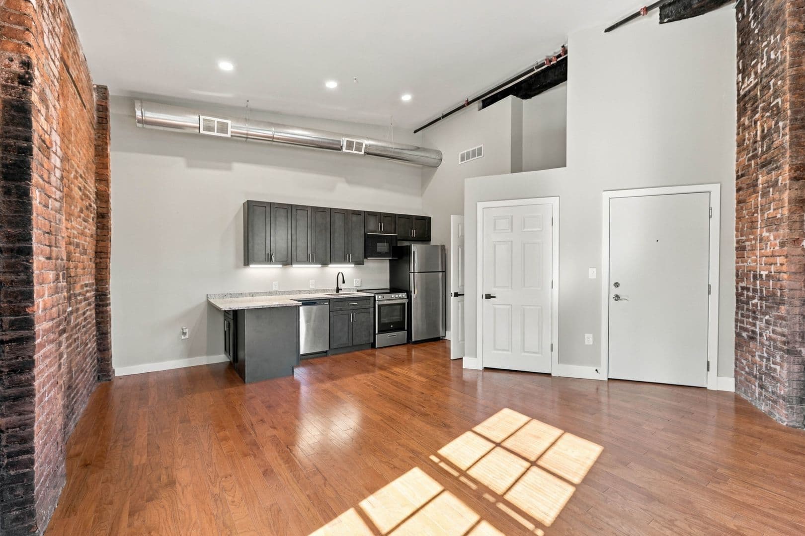 Lancaster Apartment: 227 N Prince St