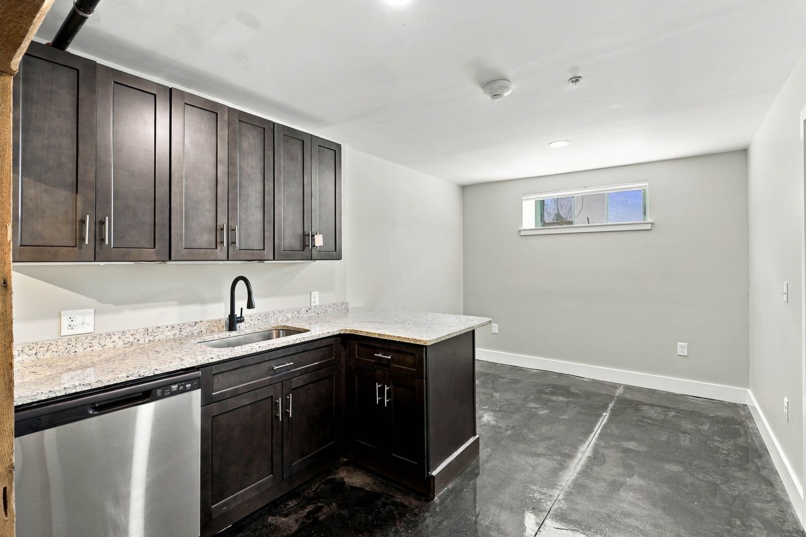 Lancaster Apartment: 227 N Prince St