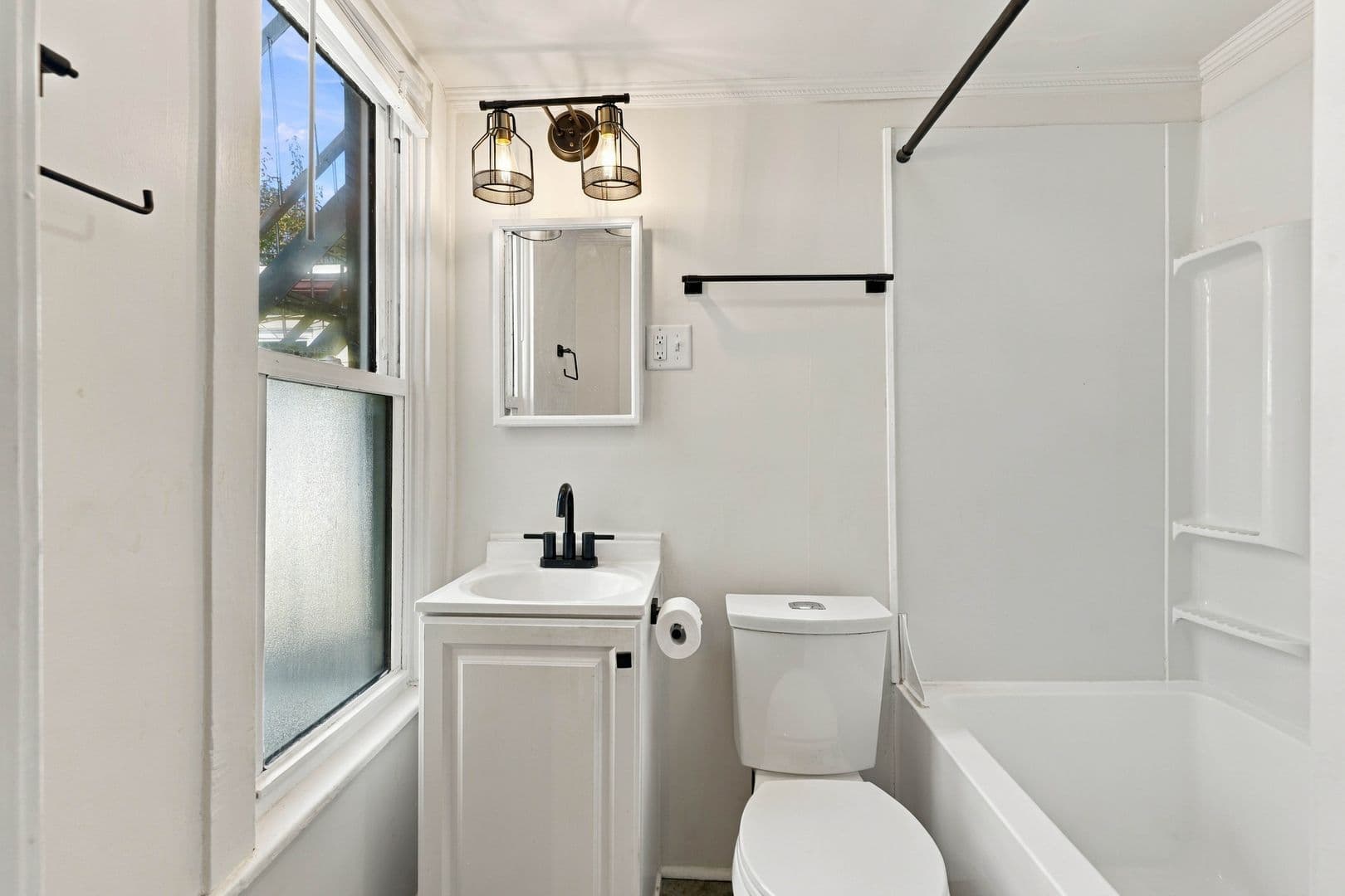 Lancaster House: 304 N Mulberry St