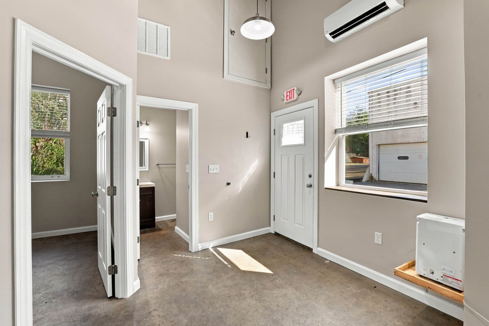 Lancaster Apartment: 283 E Madison Street