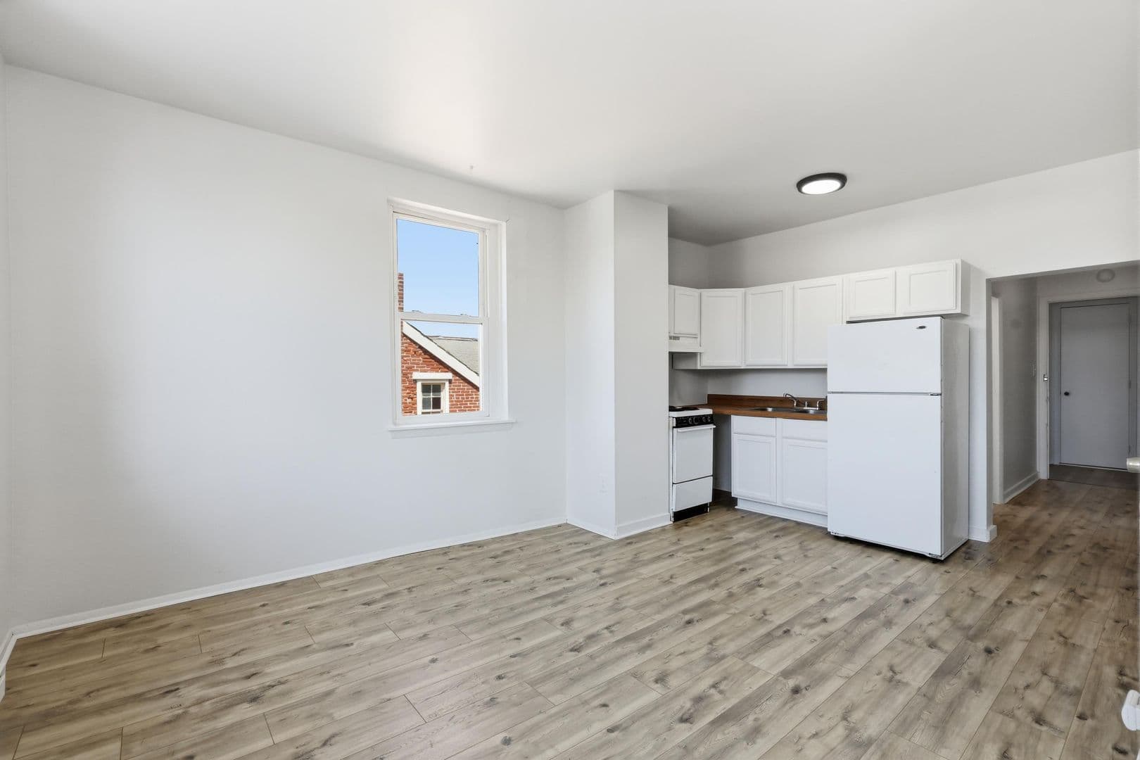 Mount Joy Apartment: 101 West Main St