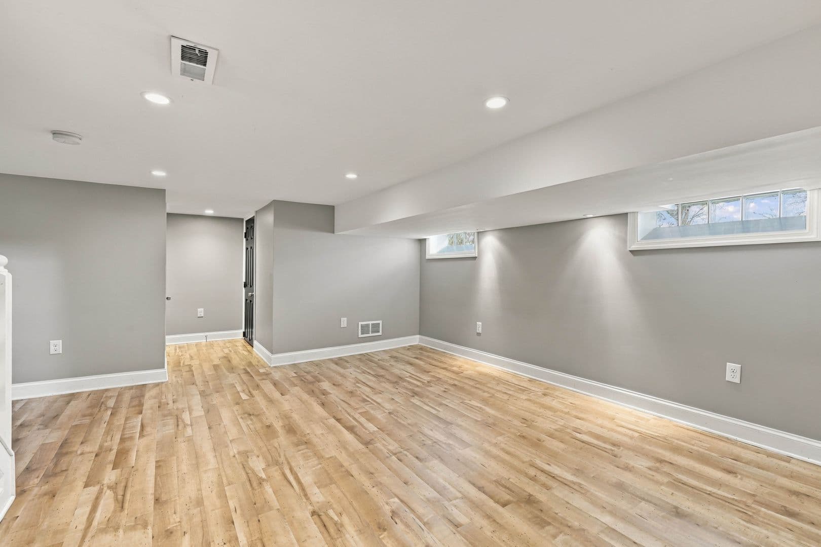 Lancaster House: 846 Pleasure Rd