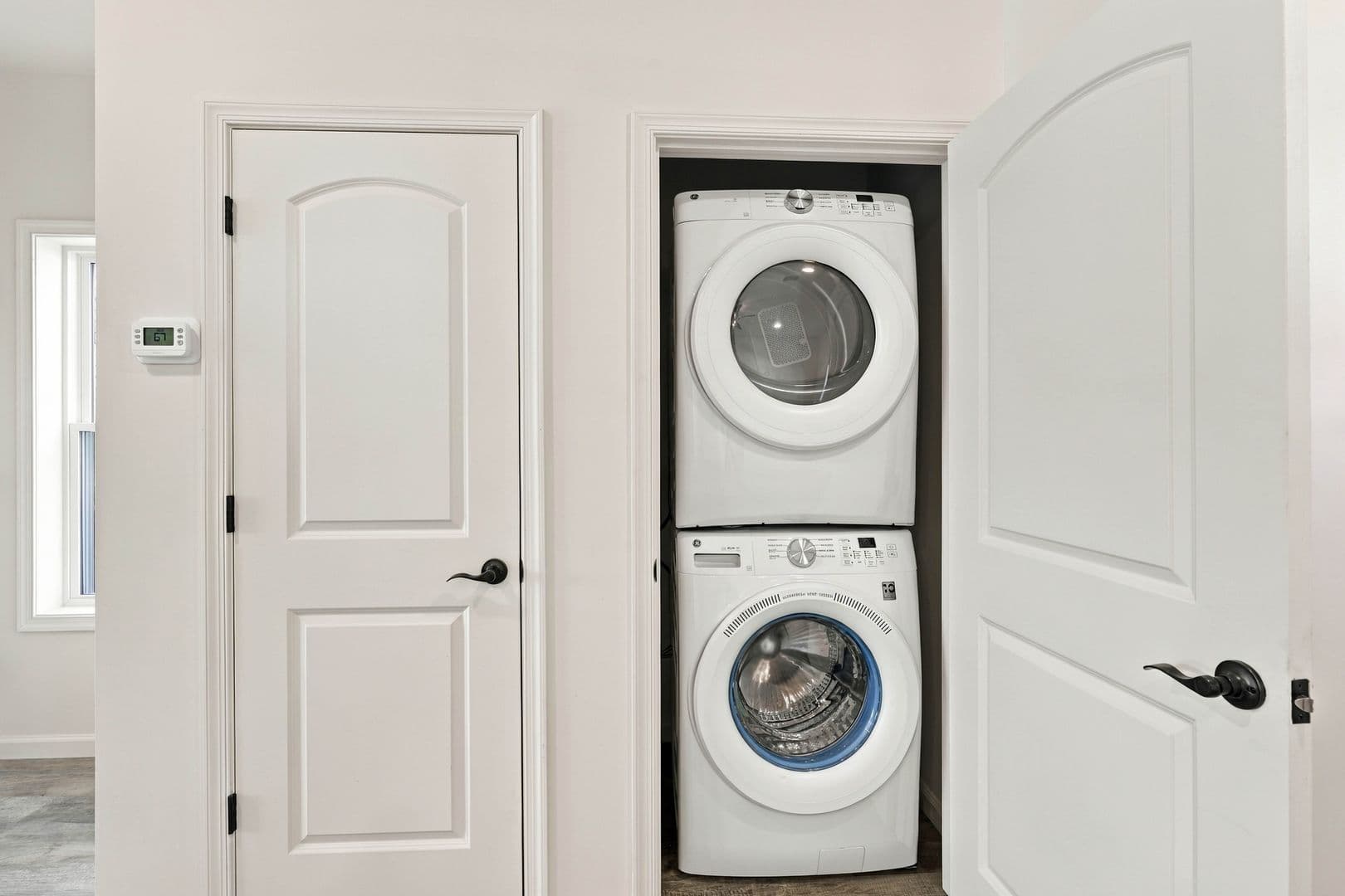Columbia Apartment: 750 S 9th St