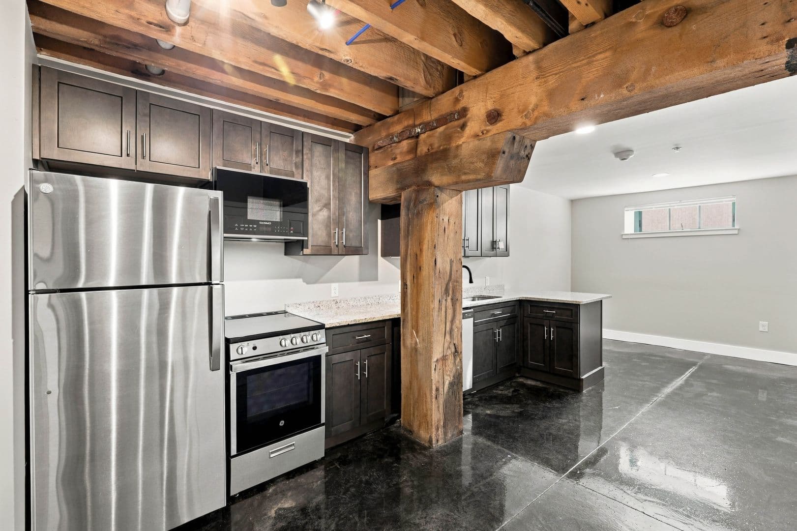 Lancaster Apartment: 227 N Prince St