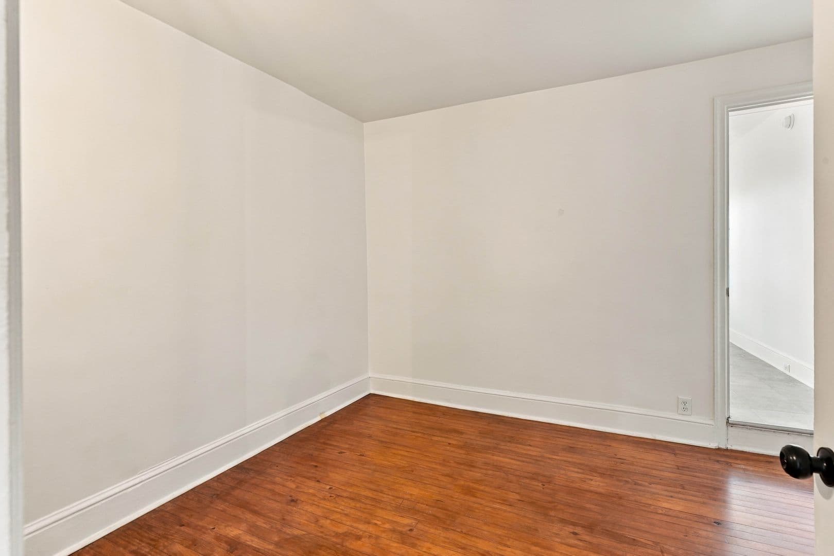 Lancaster House: 304 N Mulberry St