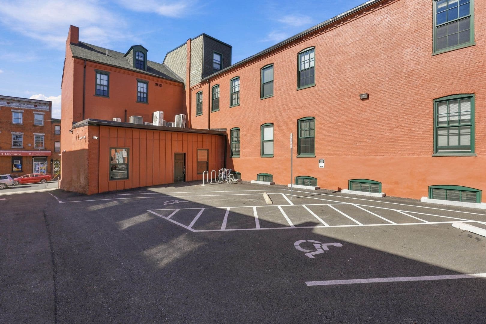 Lancaster Apartment: 227 N Prince St