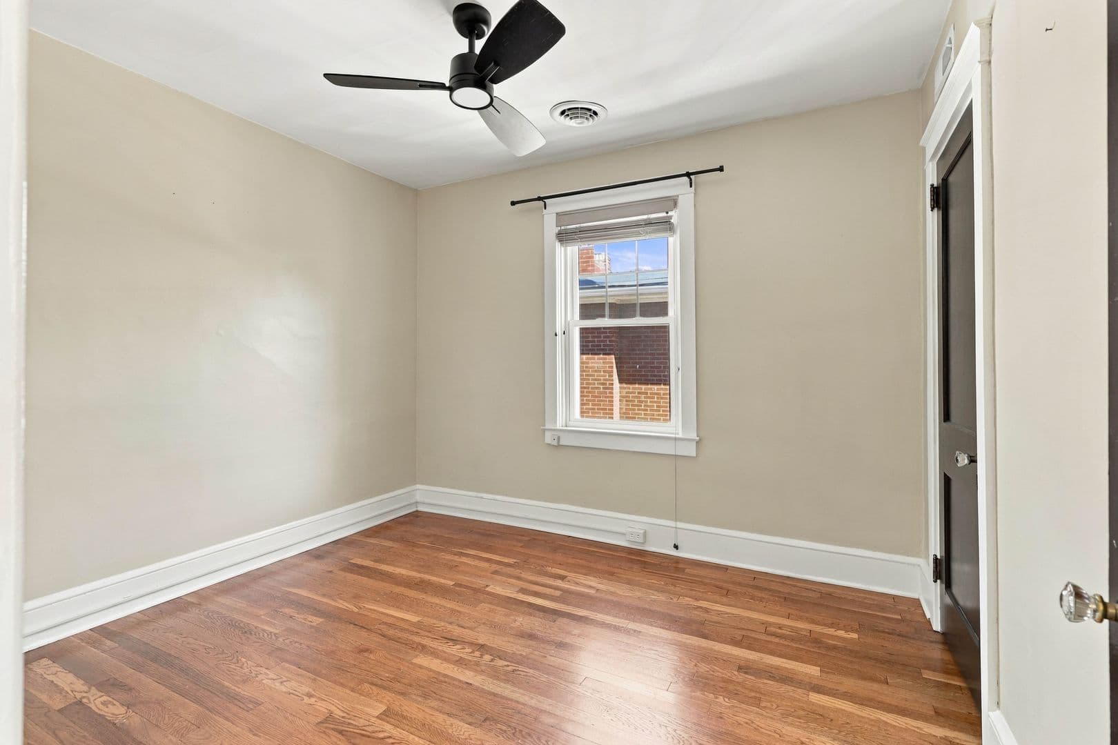 Lancaster House: 846 Pleasure Rd