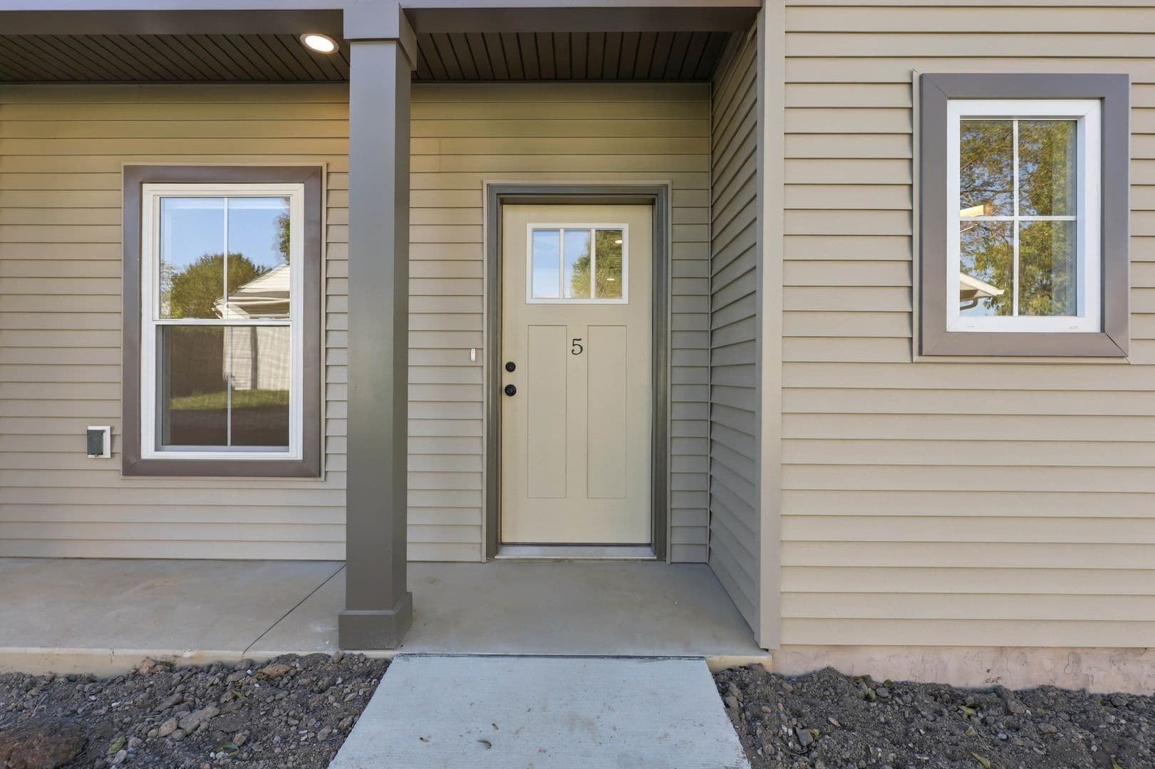 Columbia Apartment: 750 S 9th St