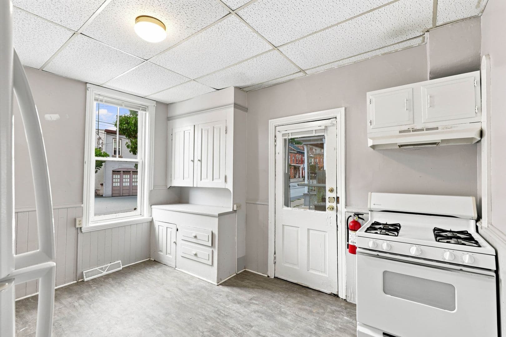 Columbia Apartment: 115 N 3rd St