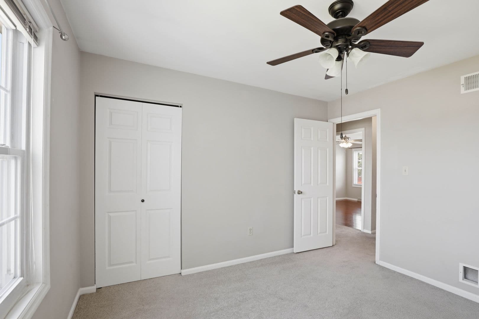 Lancaster House: 106 Spring Ridge Ct
