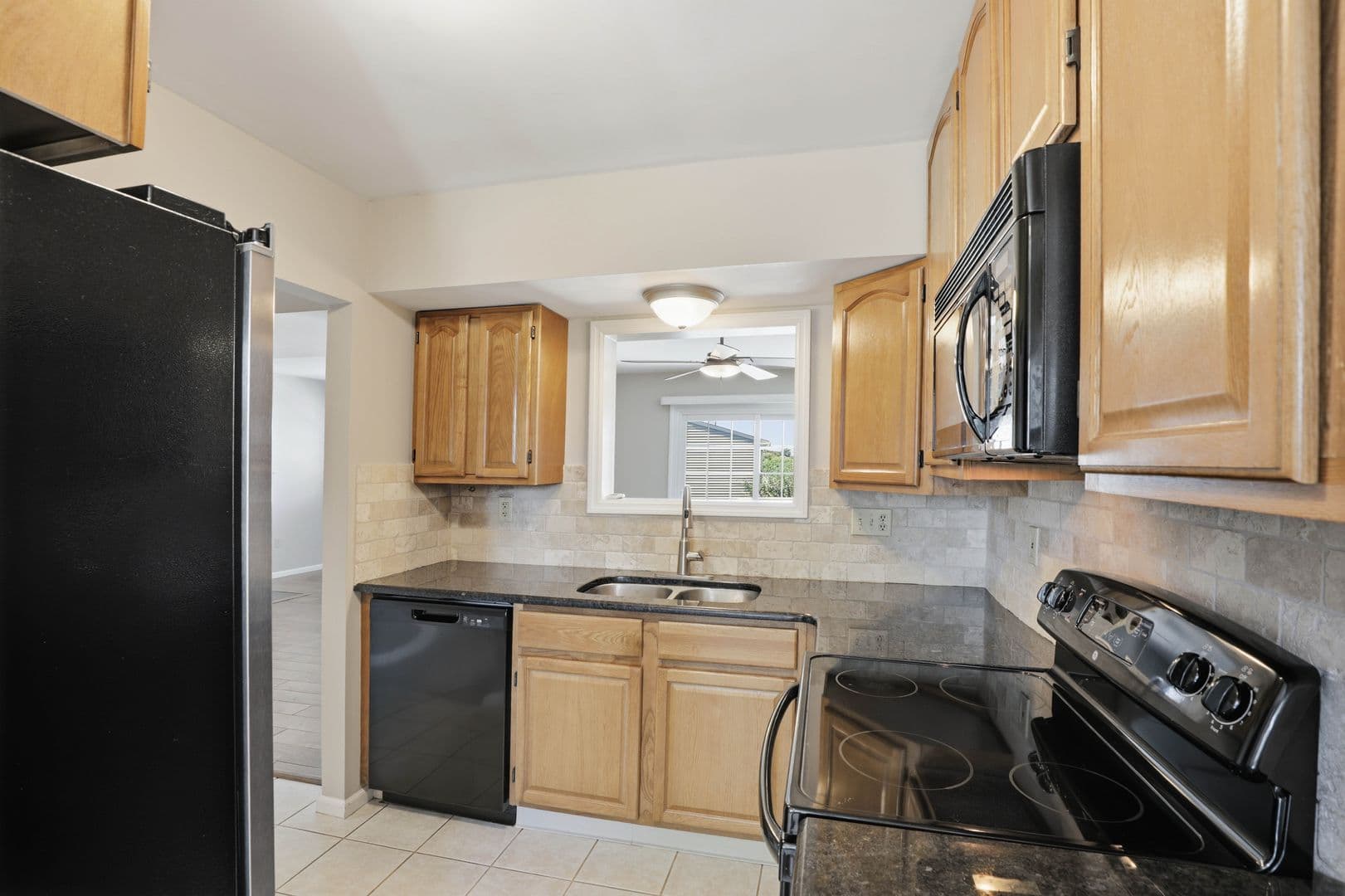 Lancaster House: 106 Spring Ridge Ct