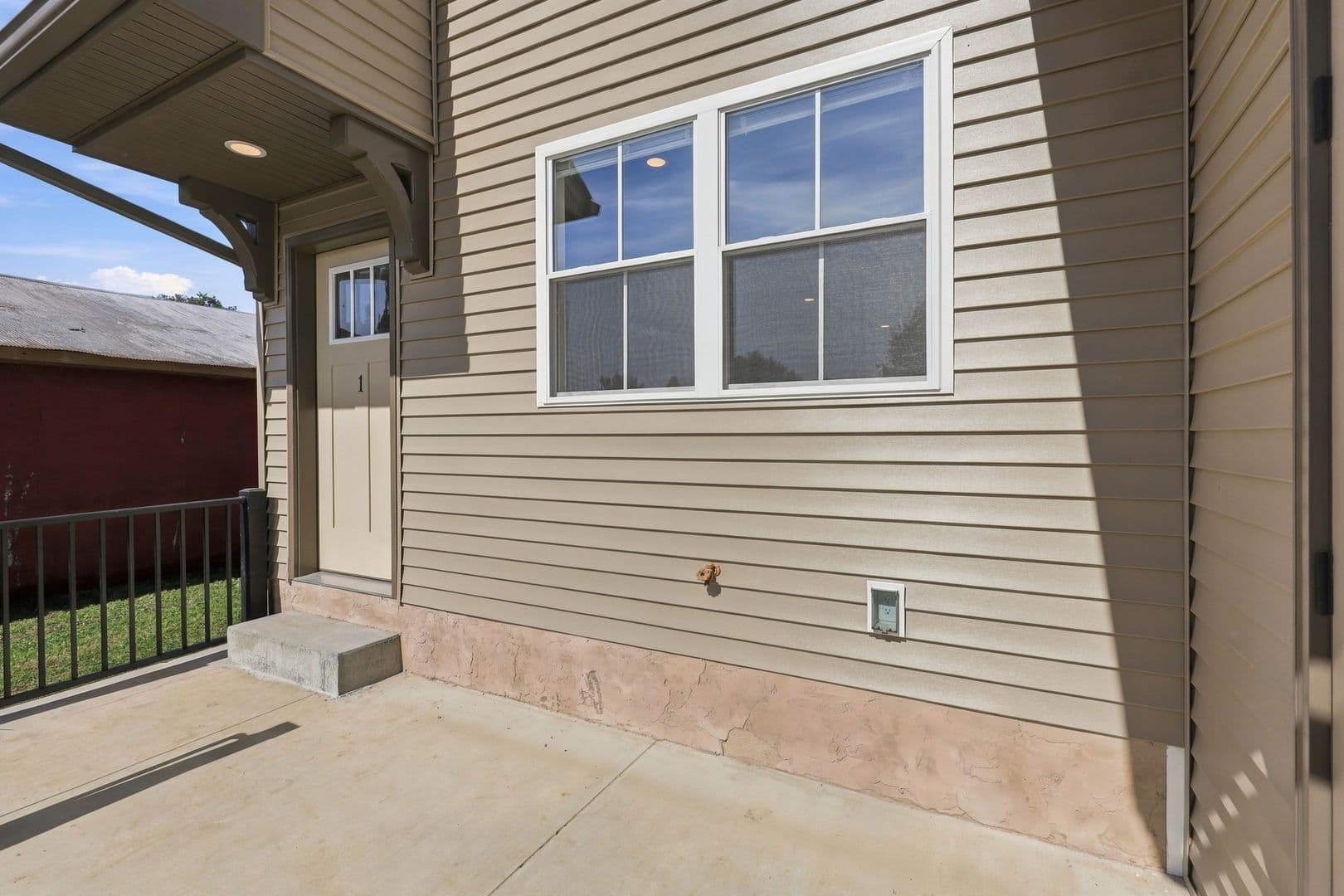 Columbia Apartment: 750 S 9th St