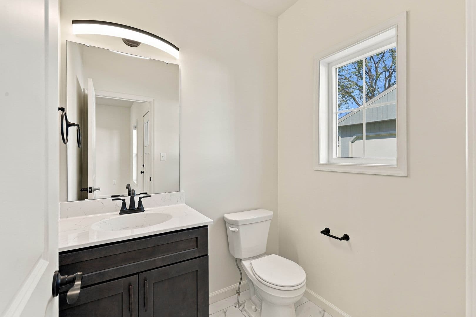 Columbia Apartment: 750 S 9th St