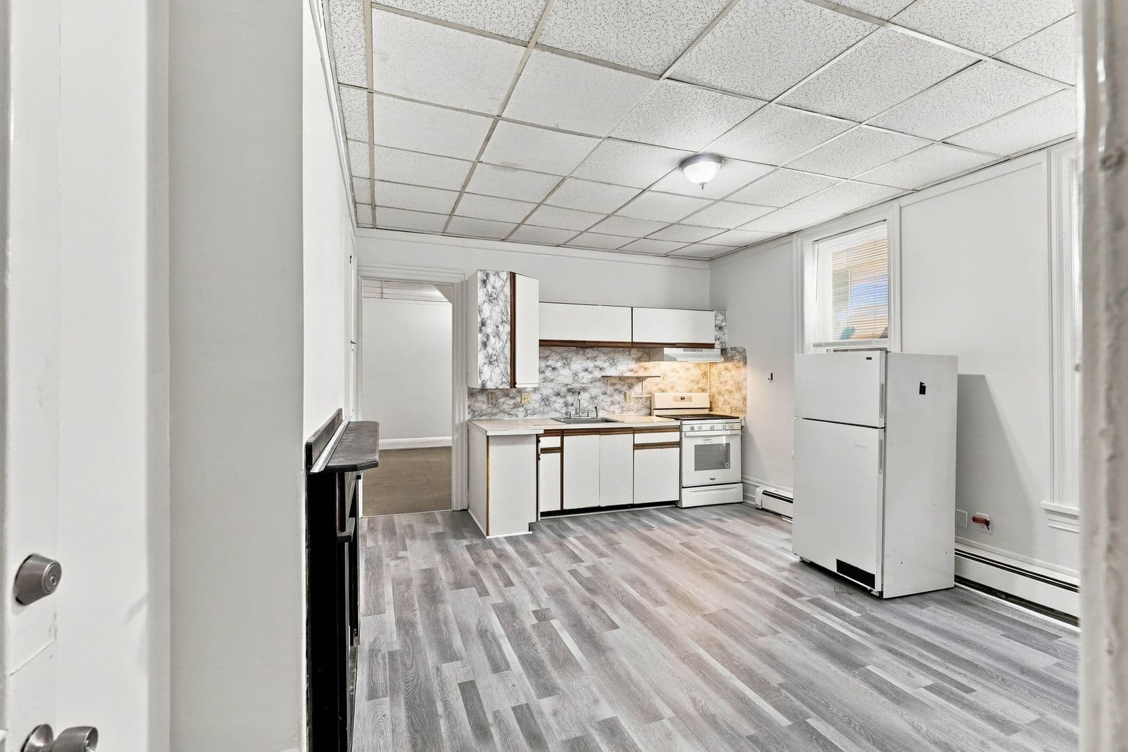 Columbia Apartment: 211-213 Locust St