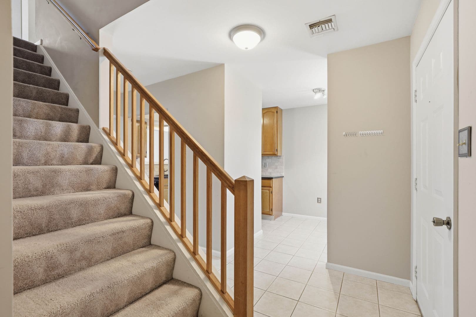 Lancaster House: 106 Spring Ridge Ct
