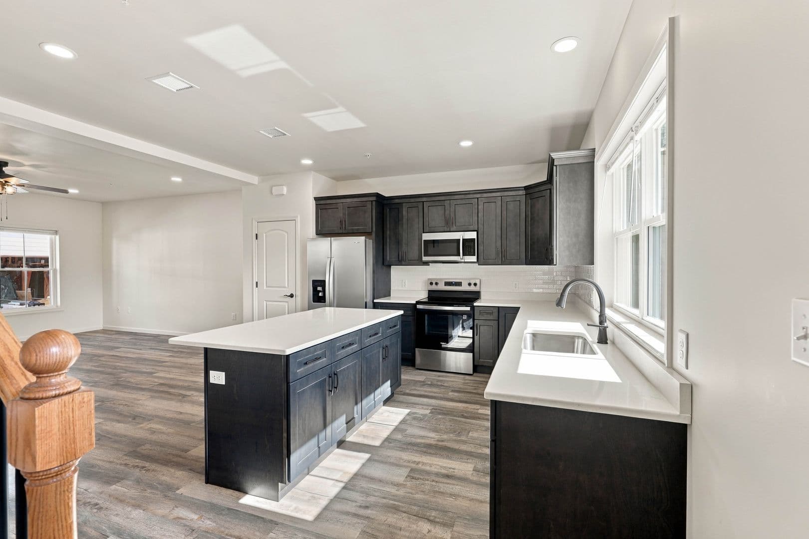 Columbia Apartment: 750 S 9th St