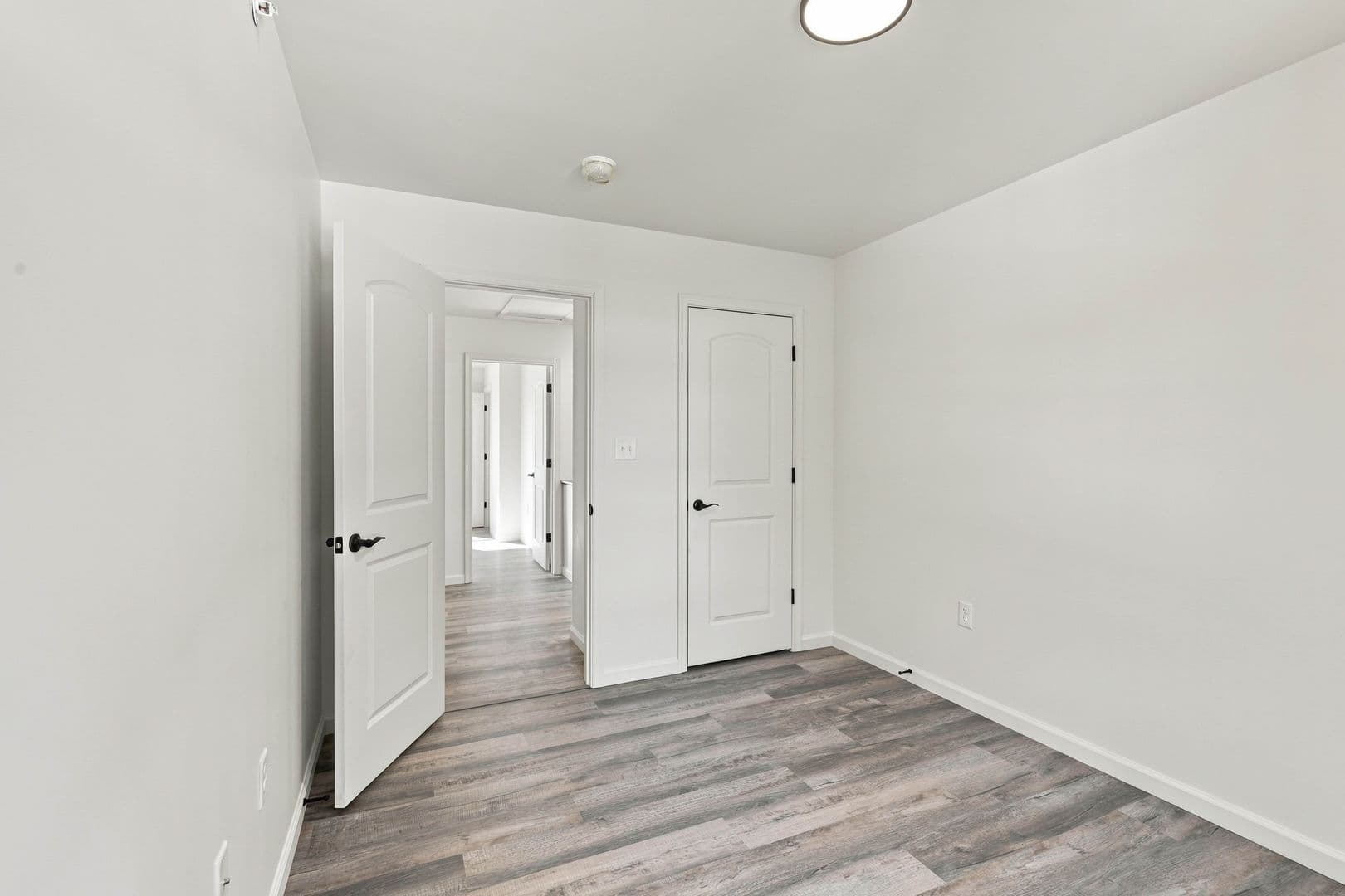 Columbia Apartment: 750 S 9th St