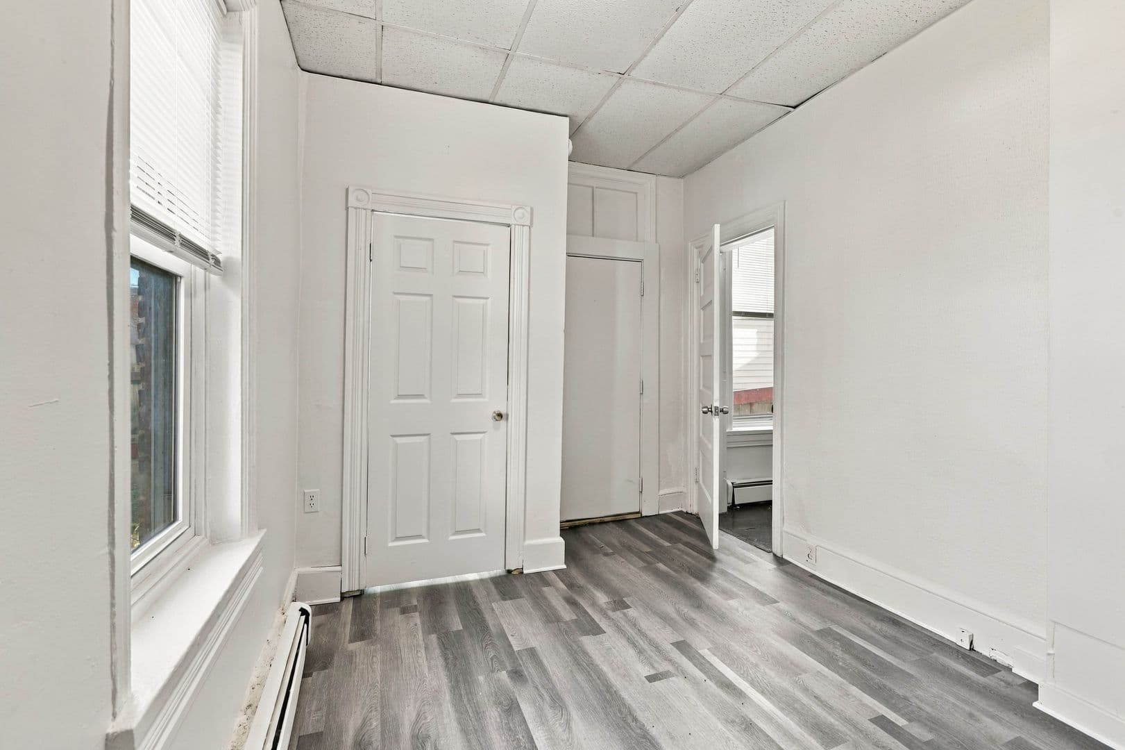 Columbia Apartment: 211-213 Locust St