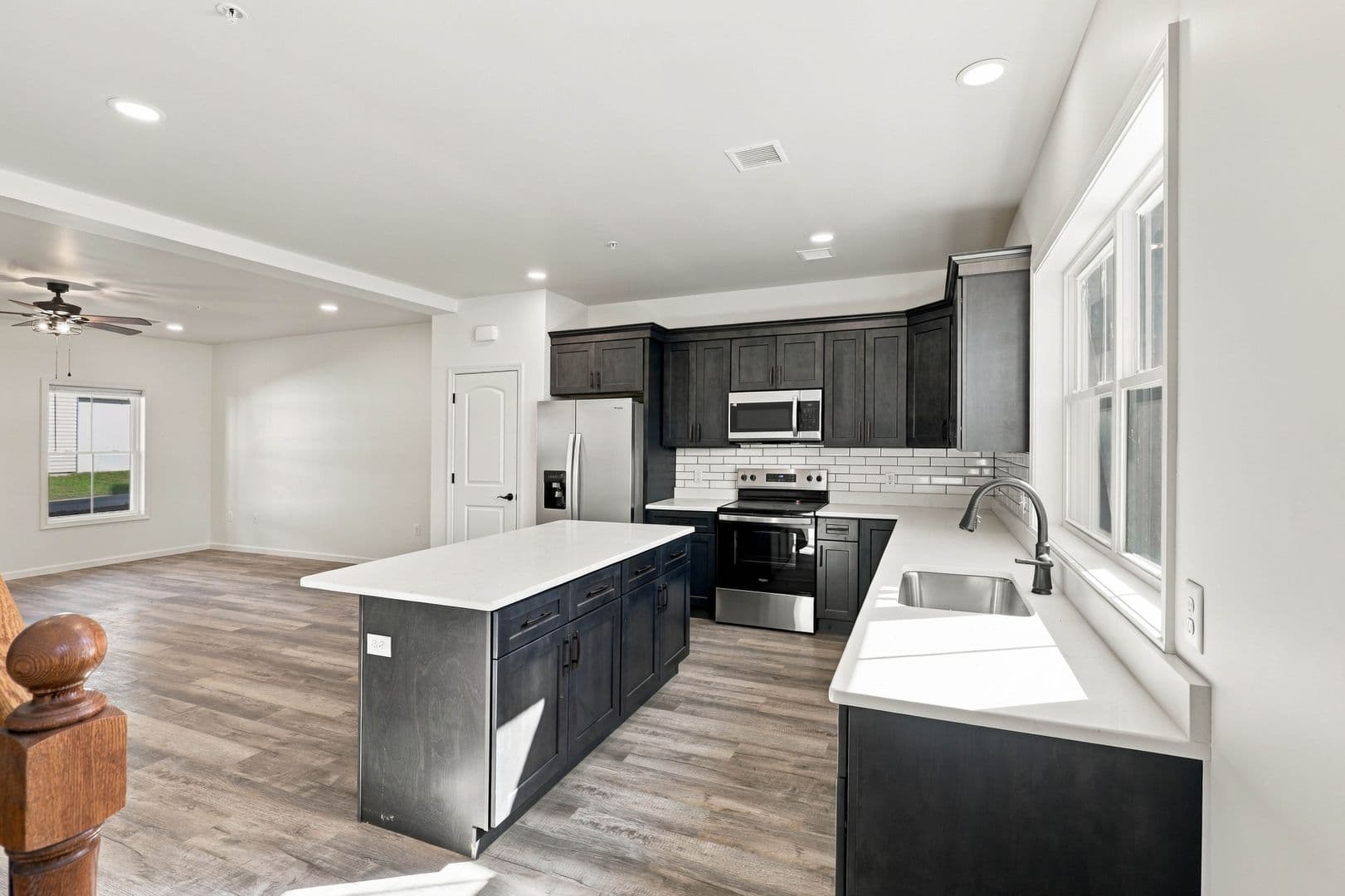 Columbia Apartment: 750 S 9th St