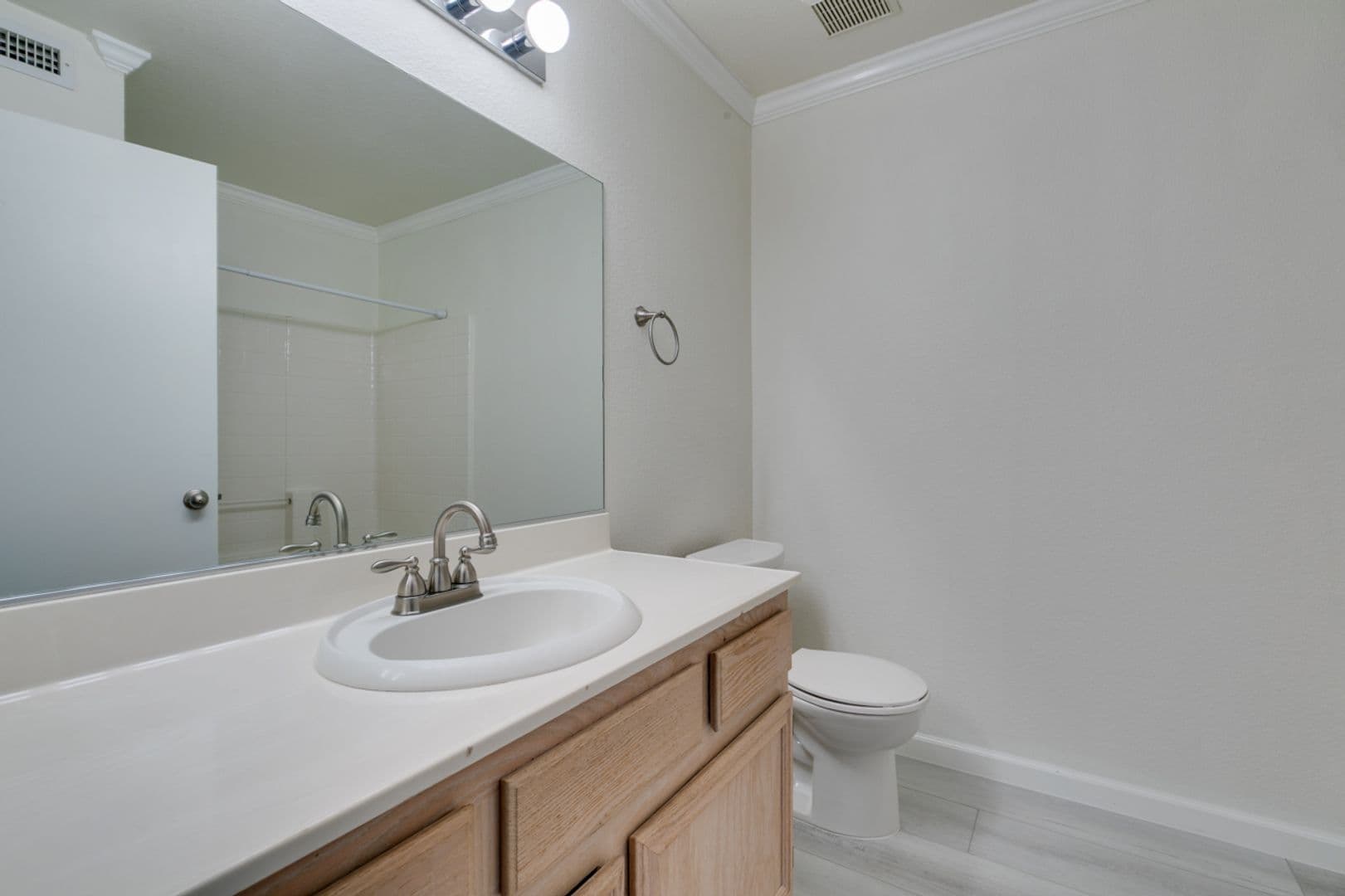 Las Vegas Condo: 8070 W. Russell Rd Unit 2026 BLDG 6