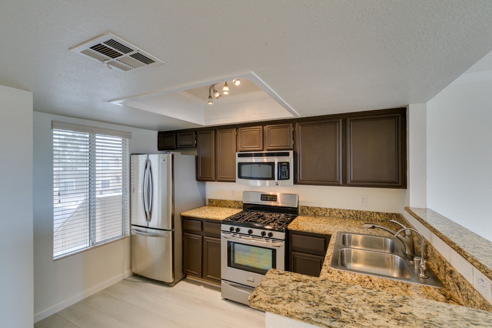 Las Vegas Condo: 8070 W. Russell Rd Unit 2026 BLDG 6