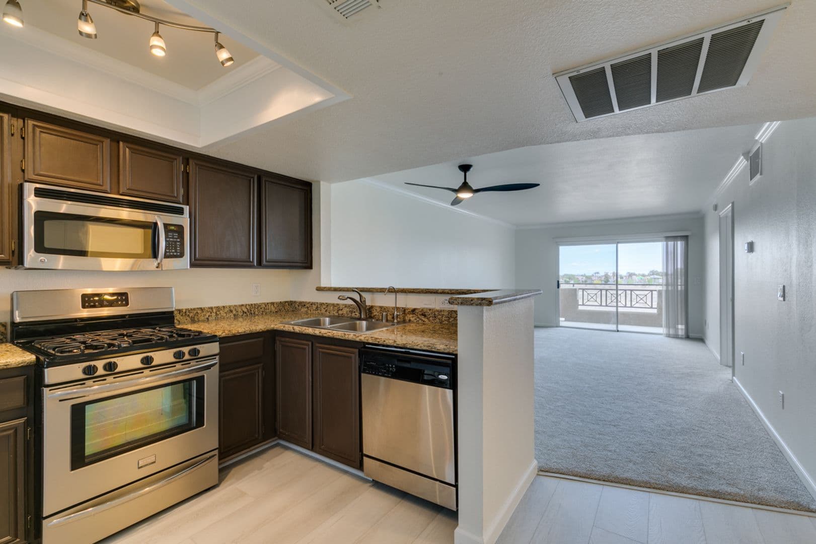 Las Vegas Condo: 8070 W. Russell Rd Unit 2026 BLDG 6