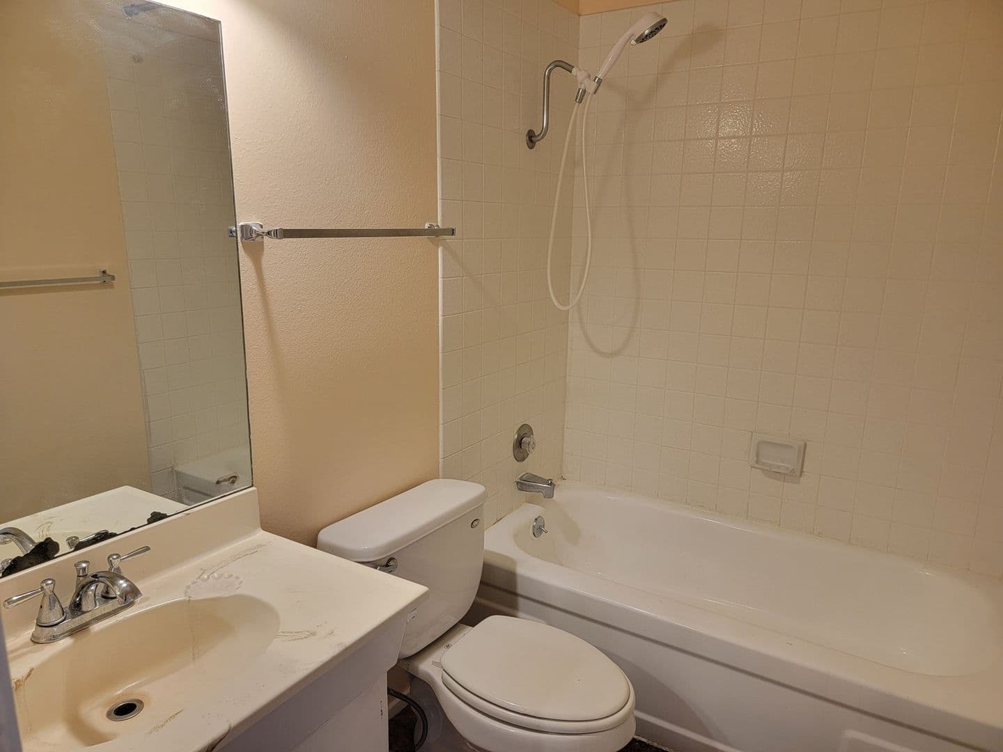 LAS VEGAS Apartment: 1773 E. Harmon Ave