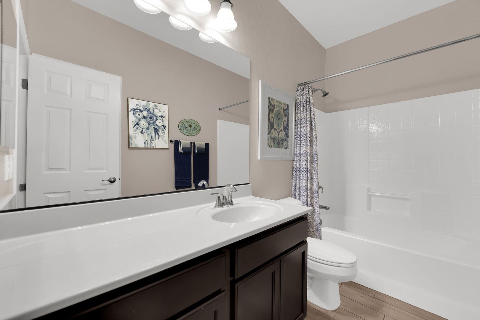 Henderson House: 279 Via San Gabriella