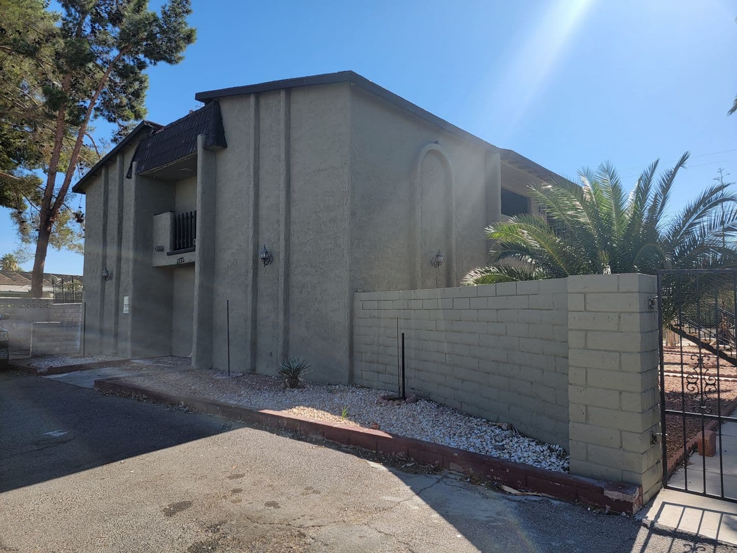 LAS VEGAS Apartment: 1773 E. Harmon Ave