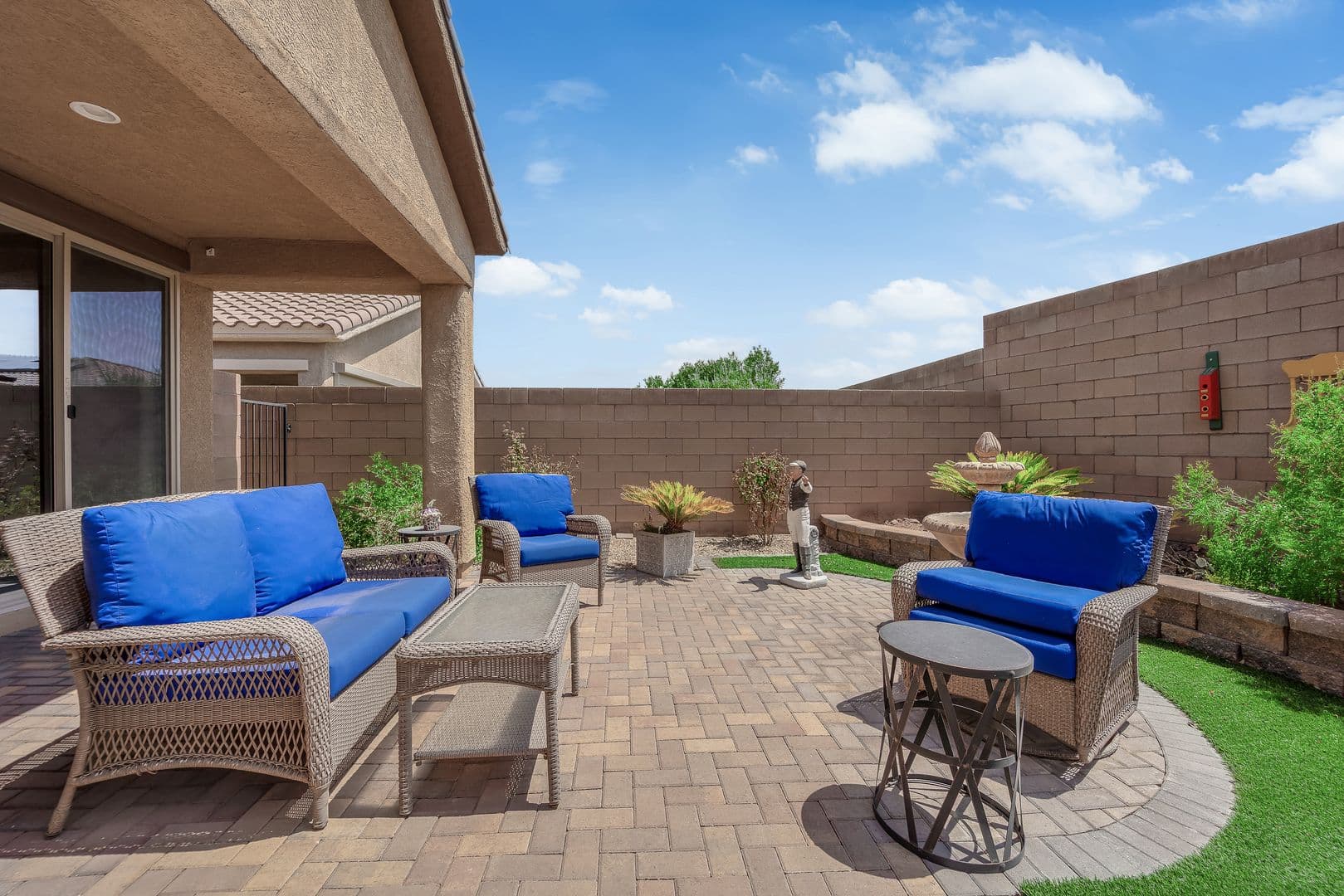 Henderson House: 279 Via San Gabriella