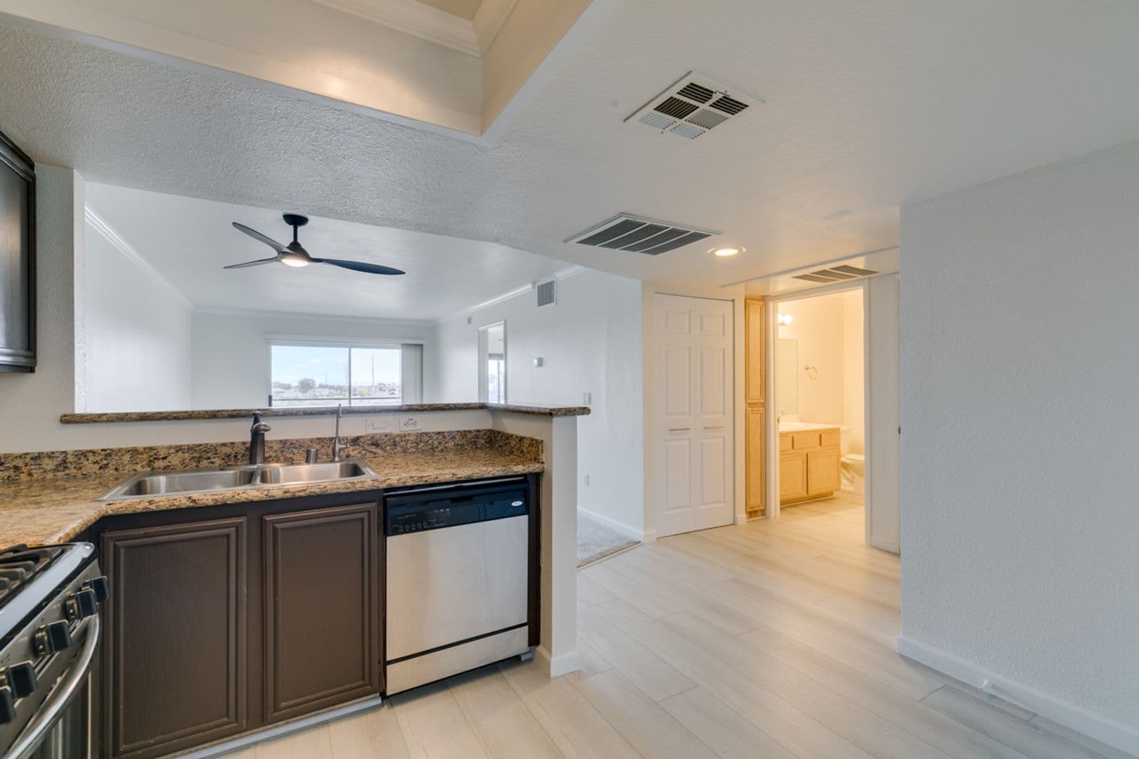 Las Vegas Condo: 8070 W. Russell Rd Unit 2026 BLDG 6