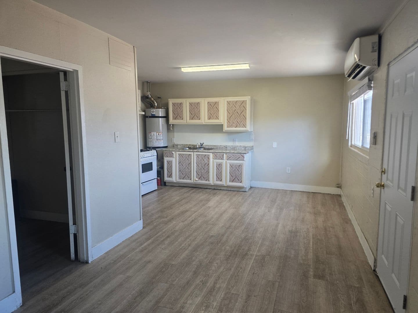 North Las Vegas Apartment: 1911 Princeton Street