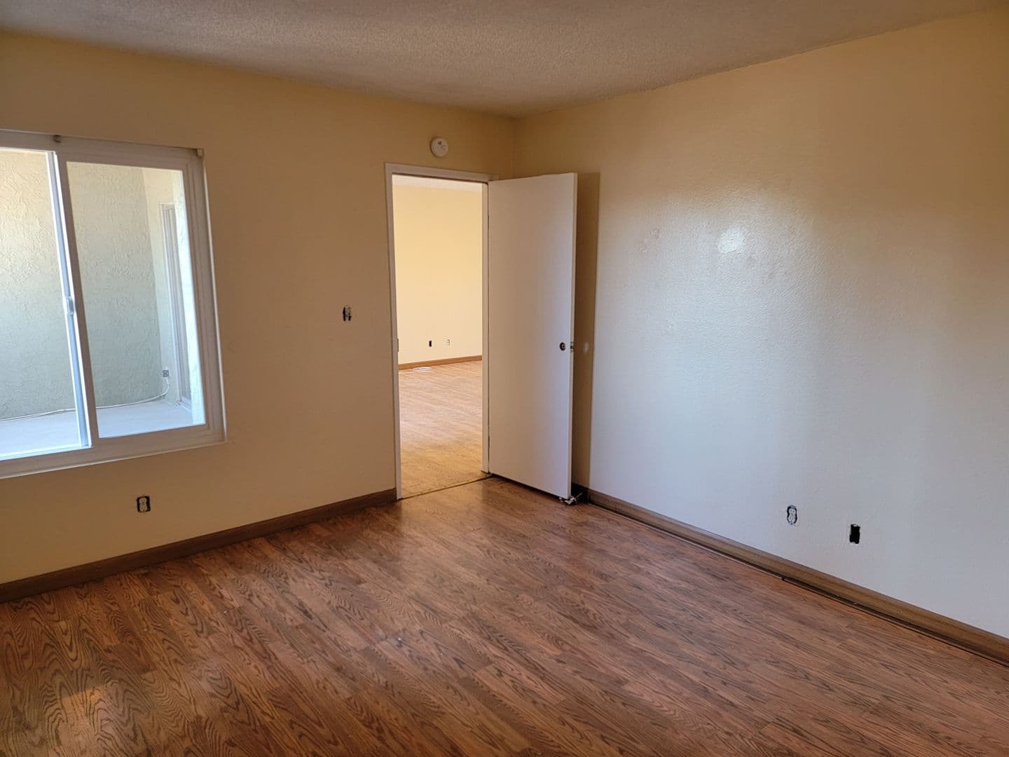 LAS VEGAS Apartment: 1773 E. Harmon Ave