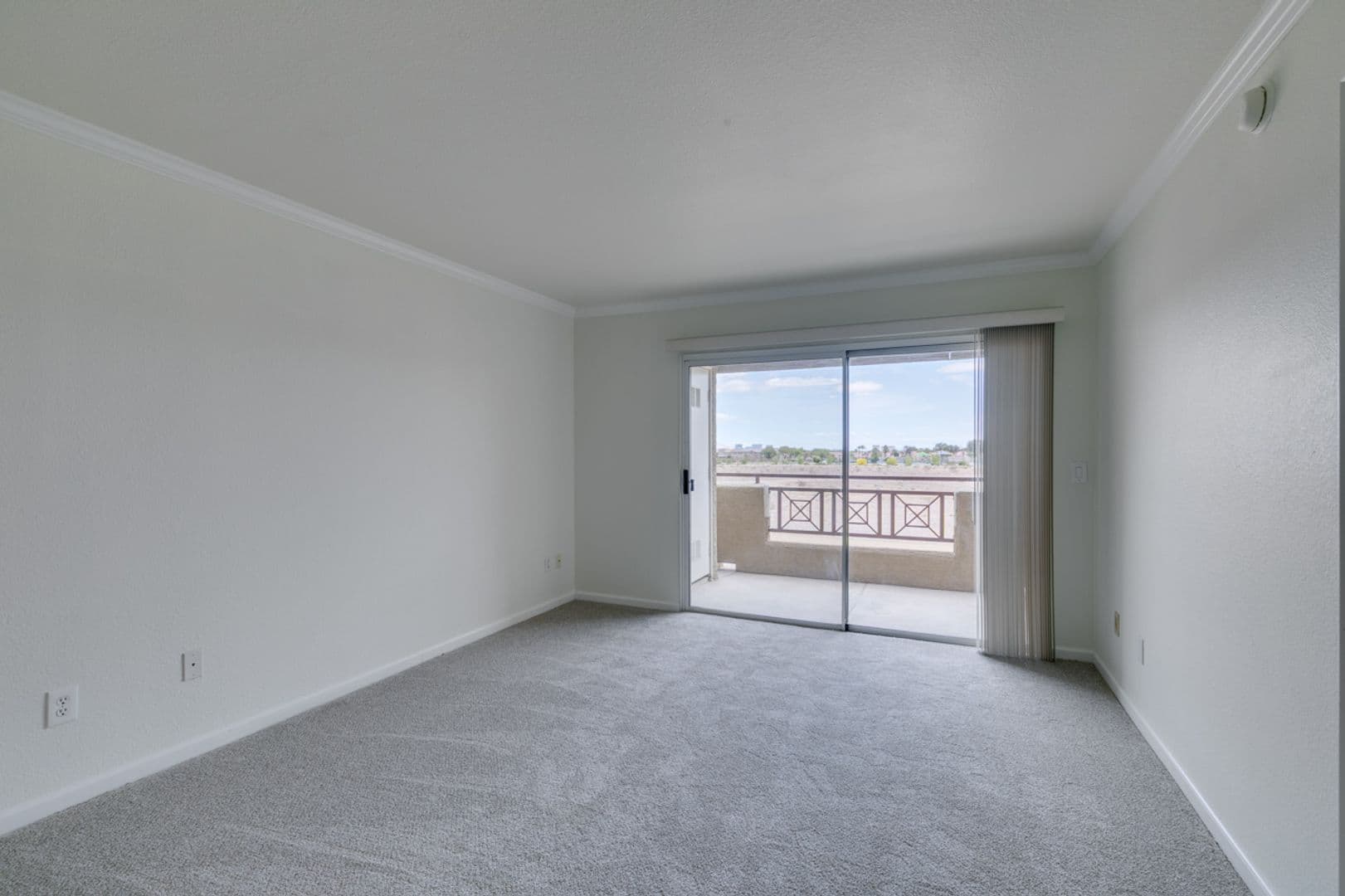 Las Vegas Condo: 8070 W. Russell Rd Unit 2026 BLDG 6