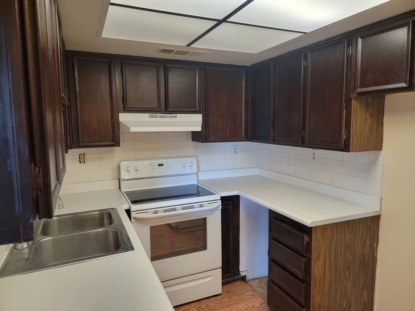 LAS VEGAS Apartment: 1773 E. Harmon Ave