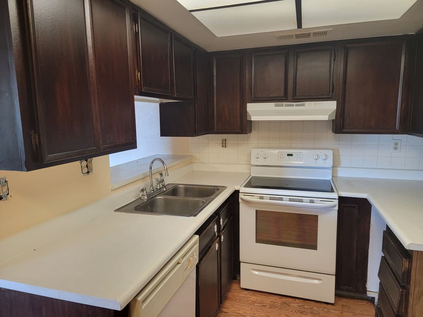 LAS VEGAS Apartment: 1773 E. Harmon Ave