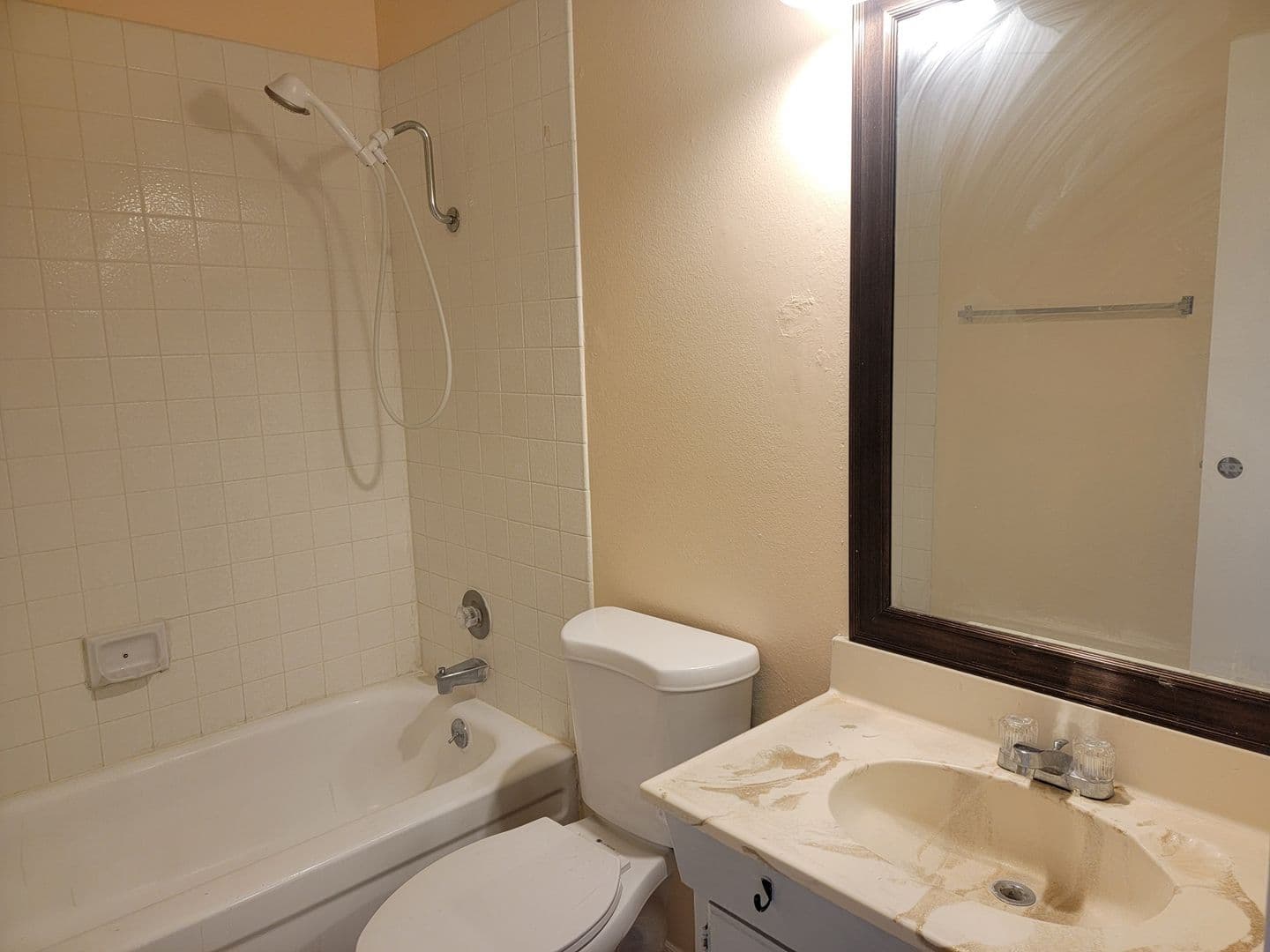 LAS VEGAS Apartment: 1773 E. Harmon Ave