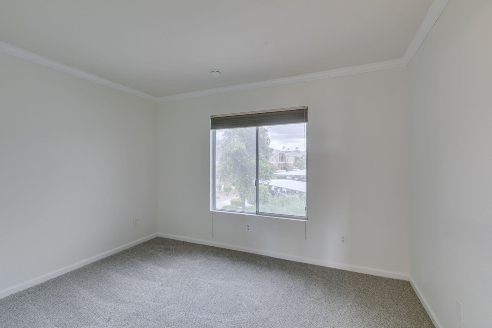 Las Vegas Condo: 8070 W. Russell Rd Unit 2026 BLDG 6