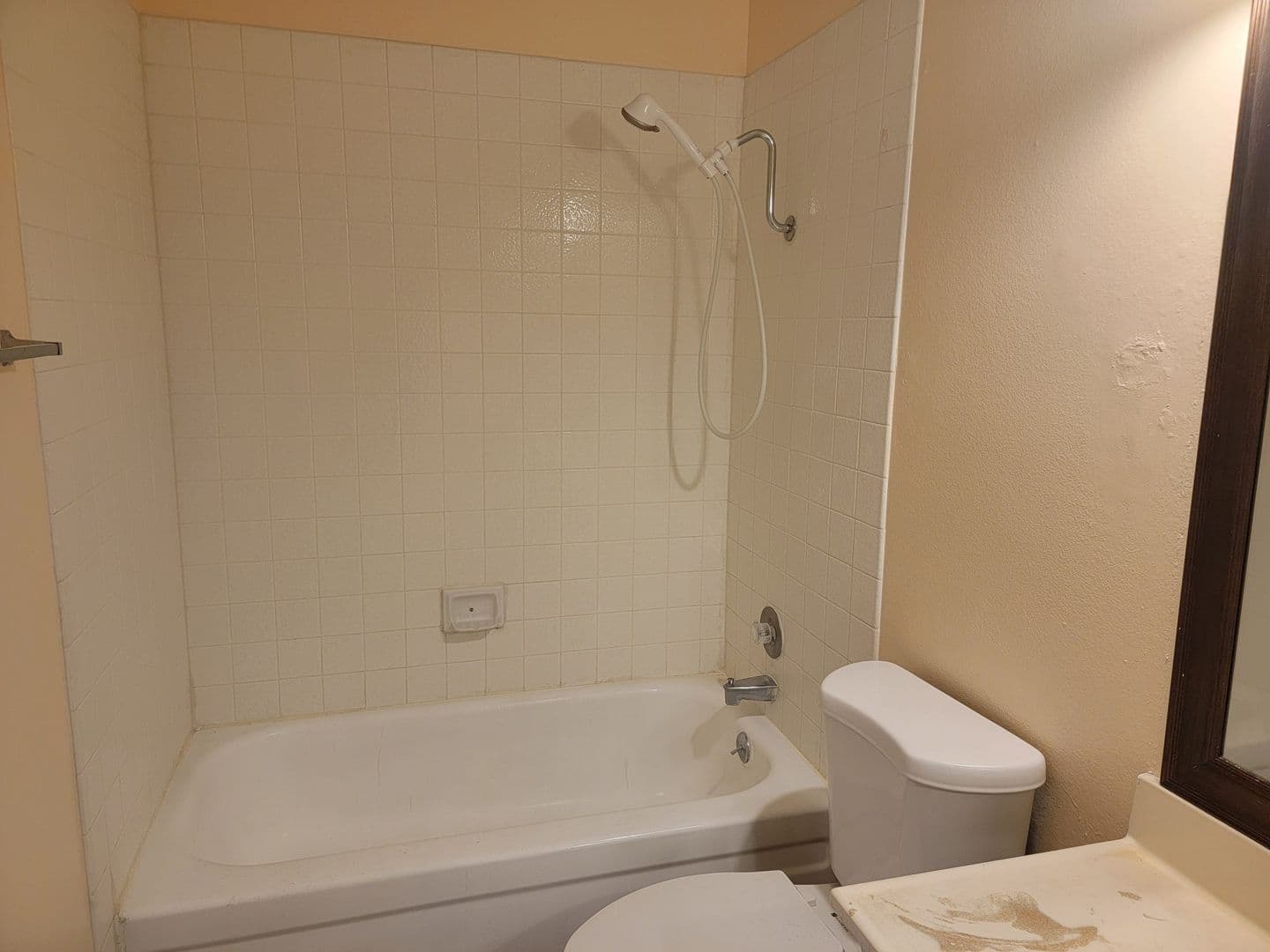 LAS VEGAS Apartment: 1773 E. Harmon Ave