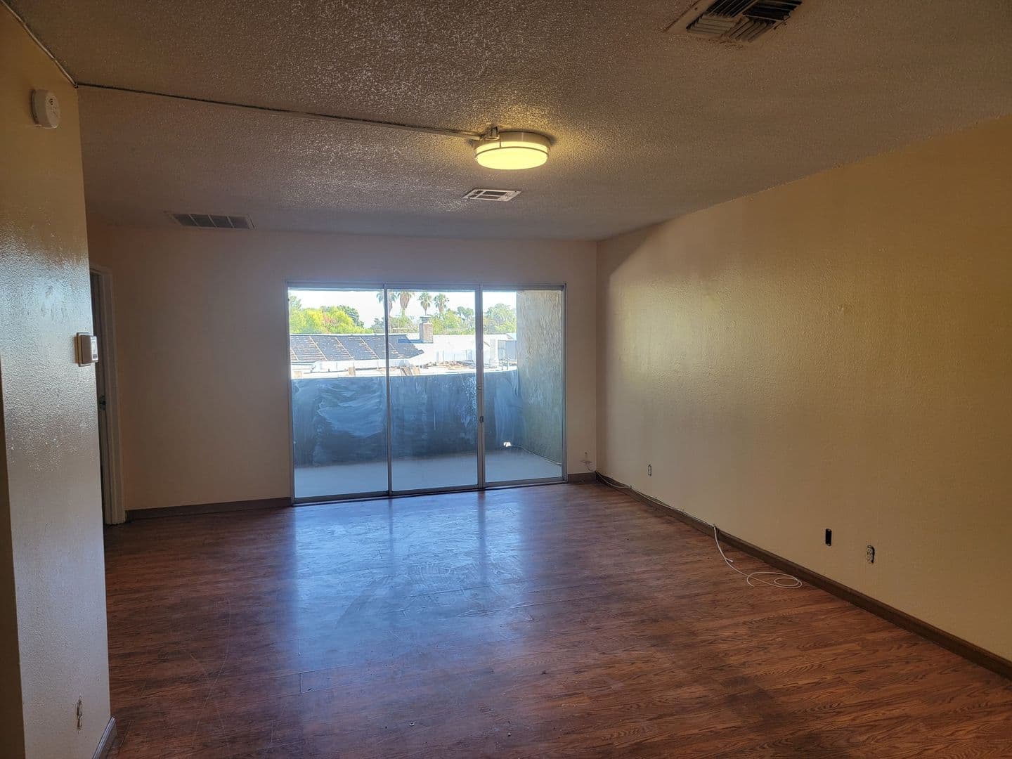 LAS VEGAS Apartment: 1773 E. Harmon Ave