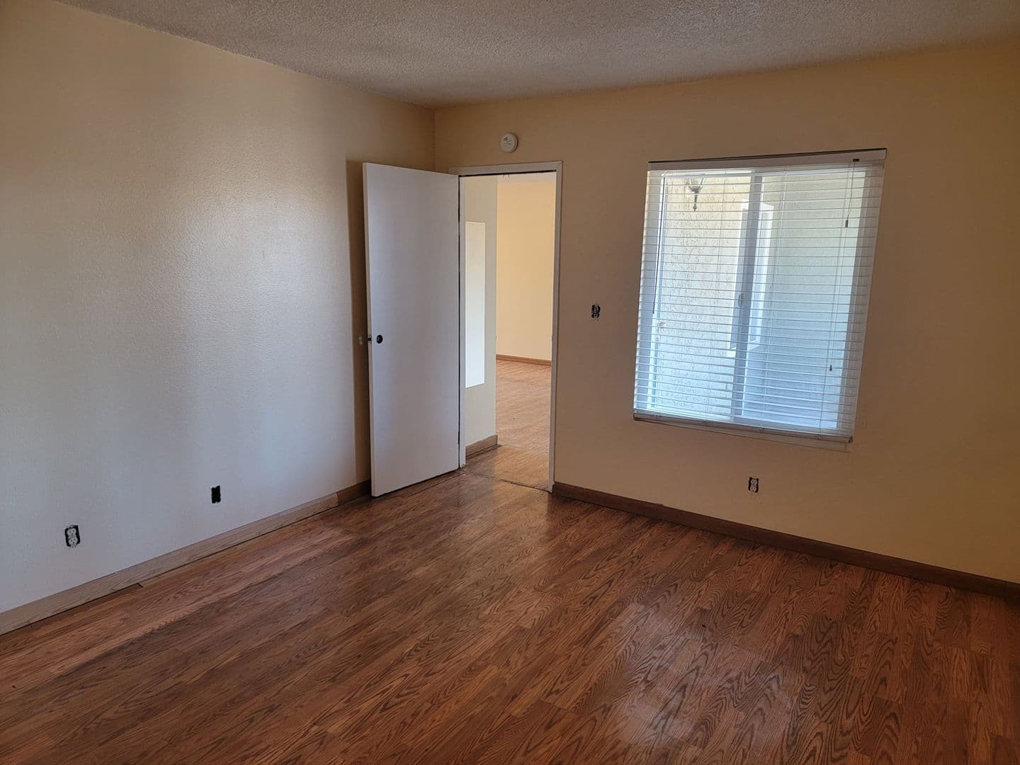 LAS VEGAS Apartment: 1773 E. Harmon Ave